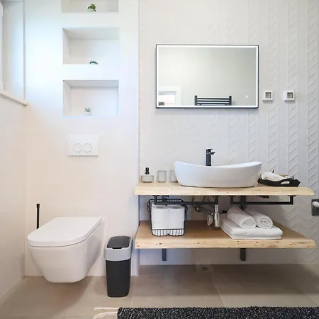 Velebita With Heated Pool Poljica (Zadar)