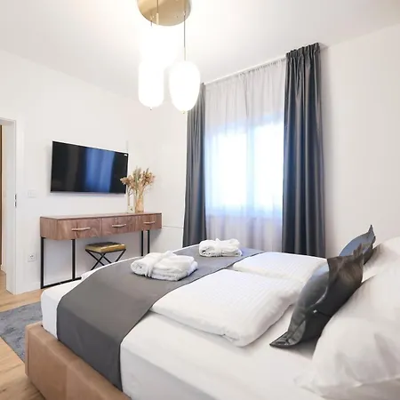 Velebita With Heated Pool * Poljica (Zadar)