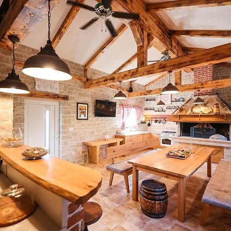 Βίλα Velebita With Heated Pool Poljica (Zadar)