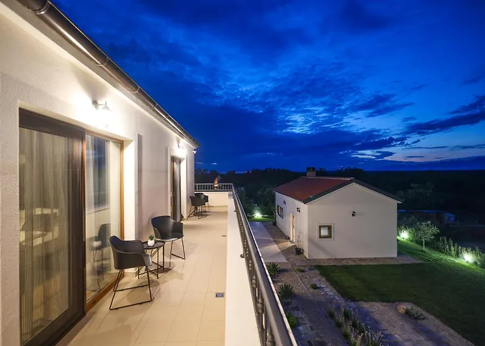 빌라 Velebita With Heated Pool *